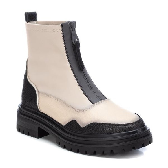 Off-White Leather Lug Sole Zipper Ankle Boots - Picture 1 of 15